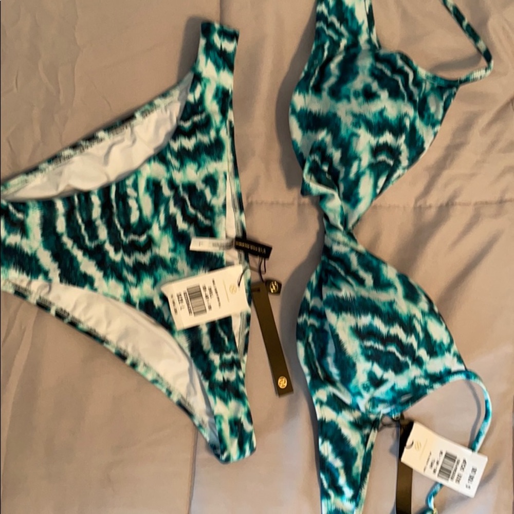 COPY - New w/ tags Vix Bikini large bottoms & D-cup top